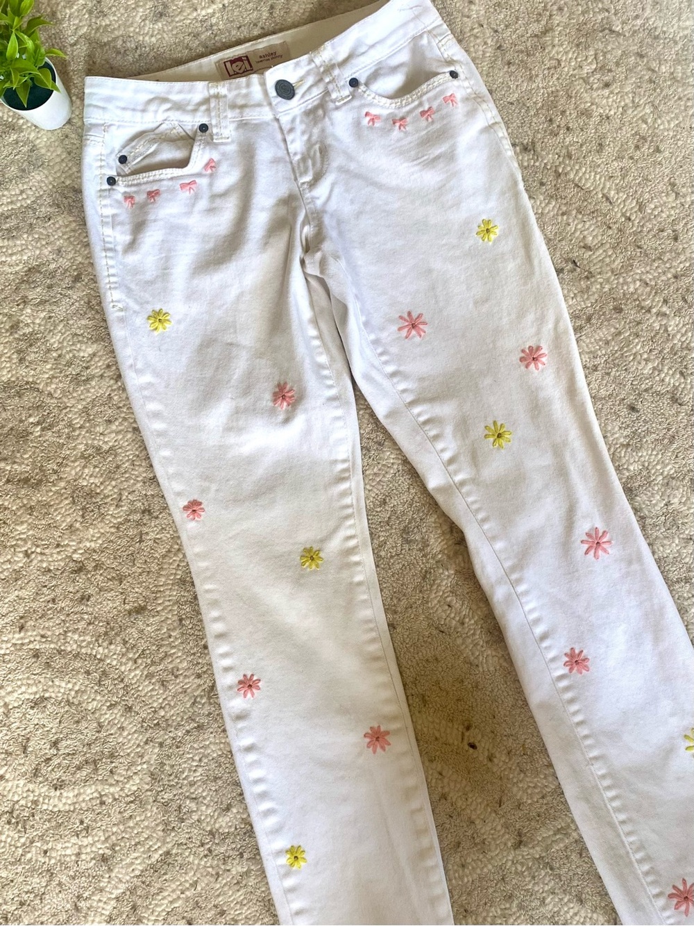 L.E.I. Ashley Low Rise Jeans